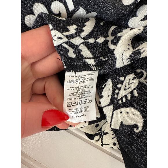 LOFT Ann Taylor Black & White Floral Tiered Midi Dress Long Sleeve Casual Size S - Picture 8 of 8